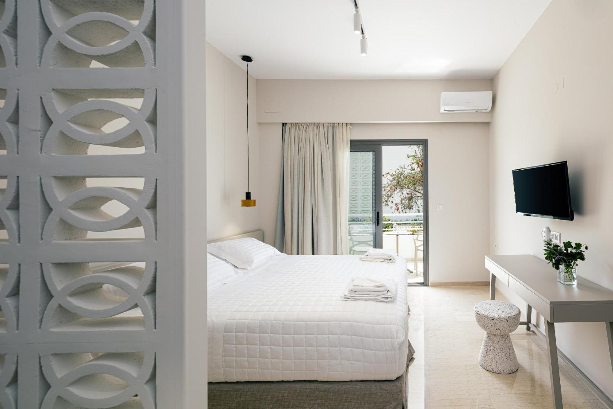 Ariadne Suites Плакиас Экстерьер фото