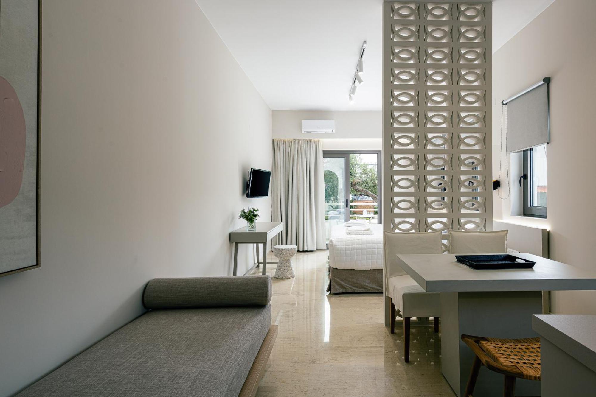 Ariadne Suites Плакиас Экстерьер фото
