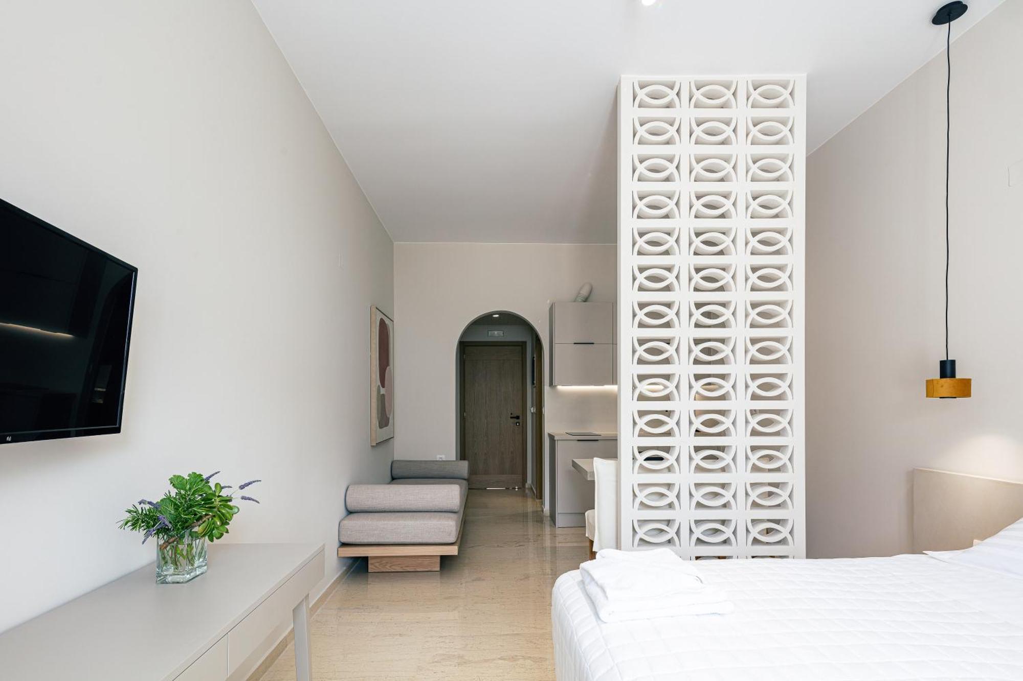 Ariadne Suites Плакиас Экстерьер фото