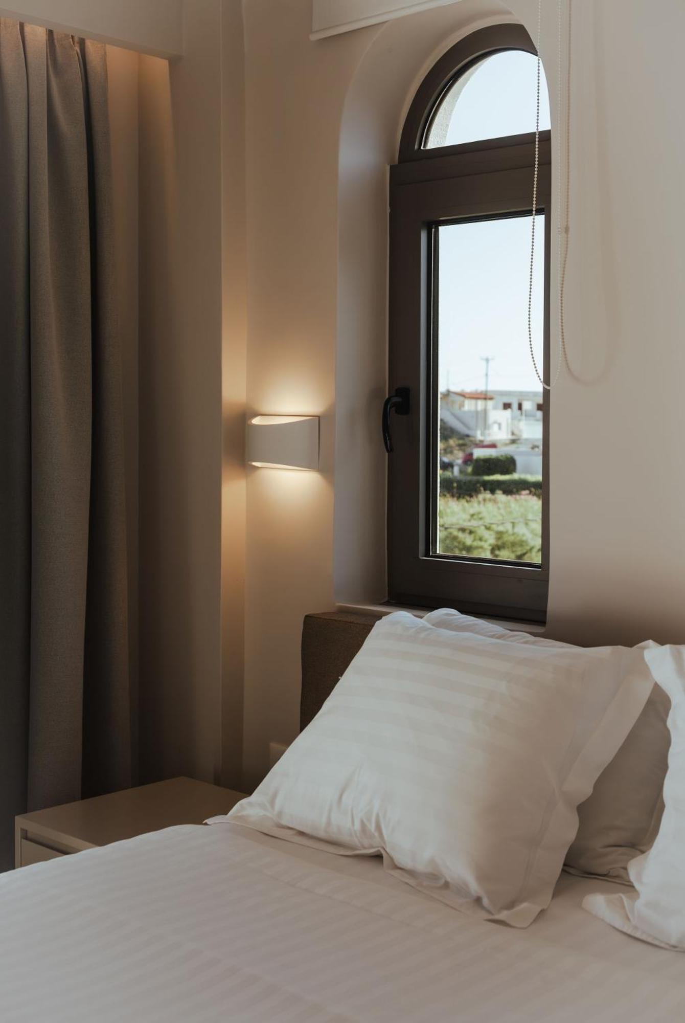 Ariadne Suites Плакиас Номер фото